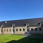 Le Domaine De La Vallee Bed & Breakfast Saint-Martin-de-Varreville