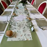 Le Domaine De La Vallee 3*