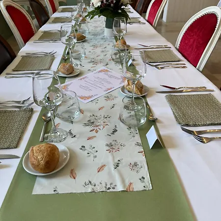 Le Domaine De La Vallee 3*