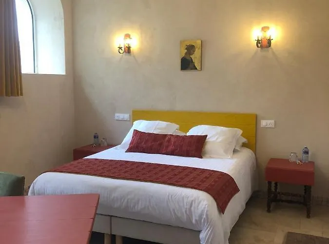 D'hotes Le Domaine De La Vallee Bed & Breakfast
