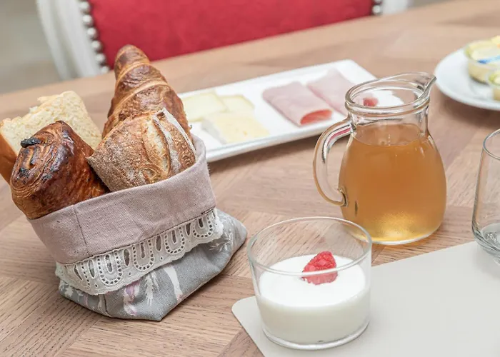 D'hotes Le Domaine De La Vallee Bed & Breakfast 3*