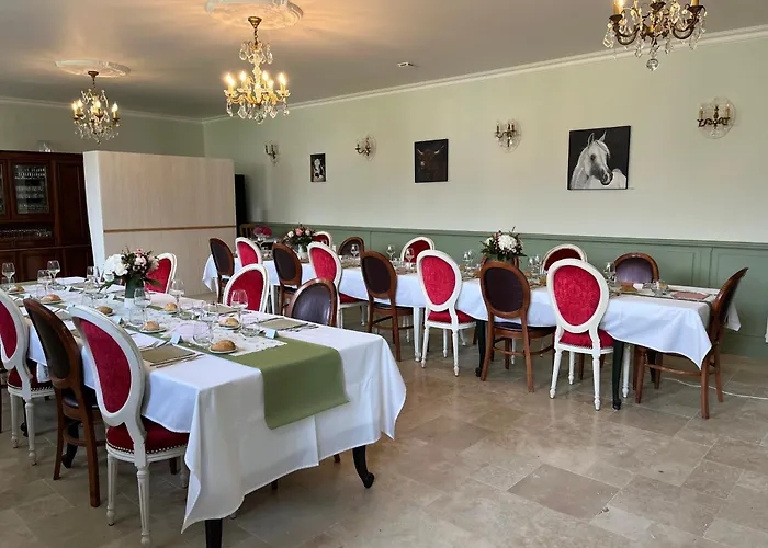 D'hotes Le Domaine De La Vallee Bed & Breakfast